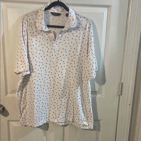 Roundtree & Yorke White Polo with Red Pattern - Picture 1 of 9